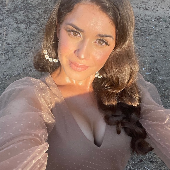 Meet your Posher, Dennysse - Picture 1 of 1